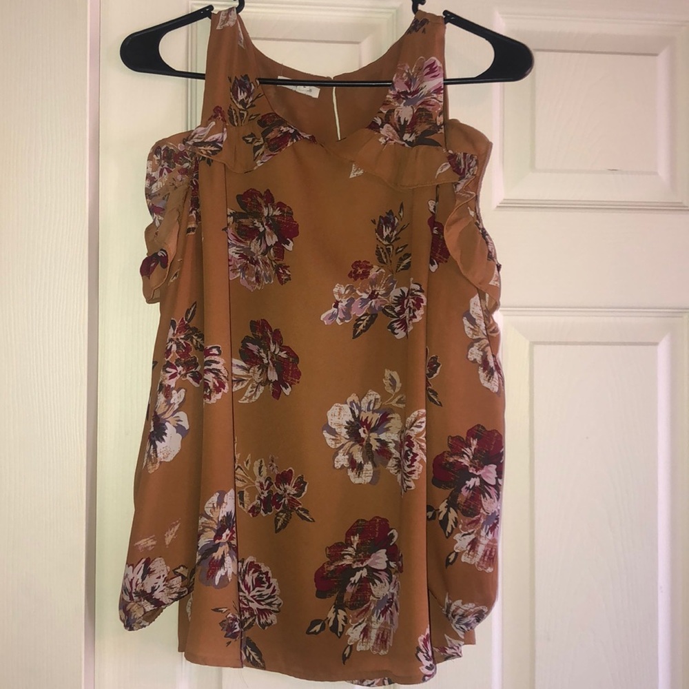 Cold shoulder top